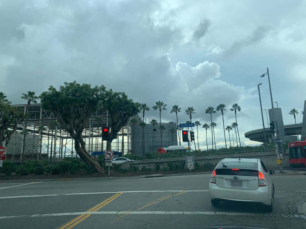 QuadraNet LAX, a photo of the site