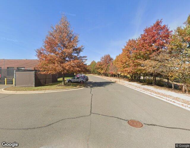 Amazon IAD-215 (Gigabit Plaza), a photo of the site